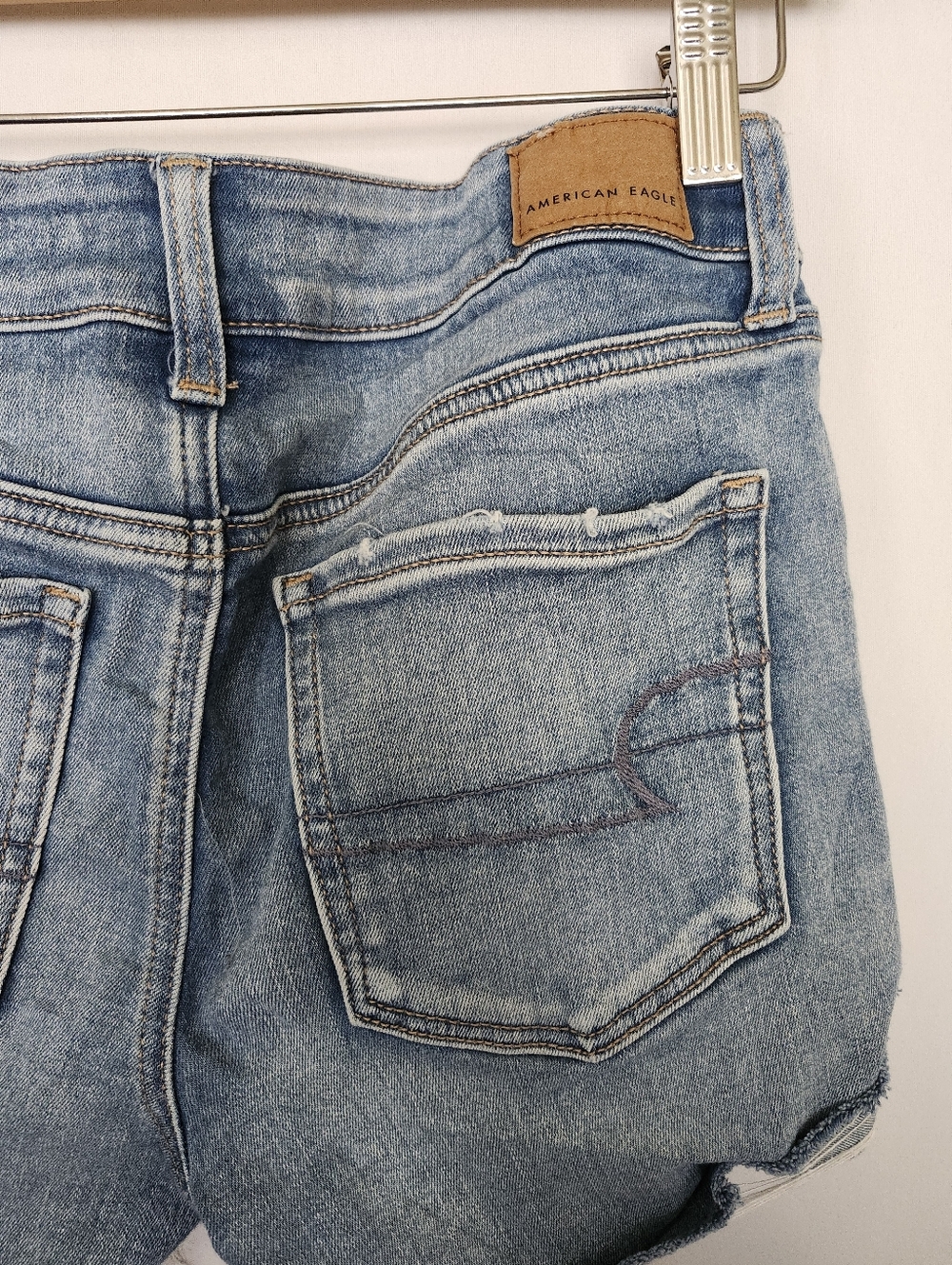 American Eagle High Rise Distressed Jean Shorts Size 6 - Picture 9 of 10